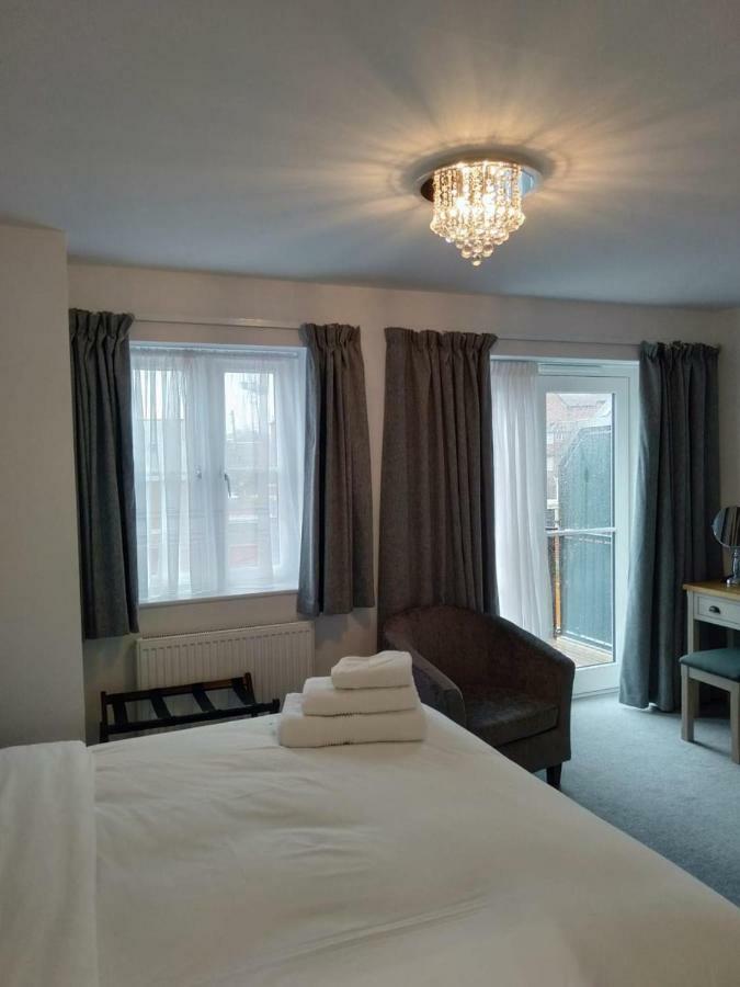 Prestbury Bed & Breakfast Salisbury Exterior photo